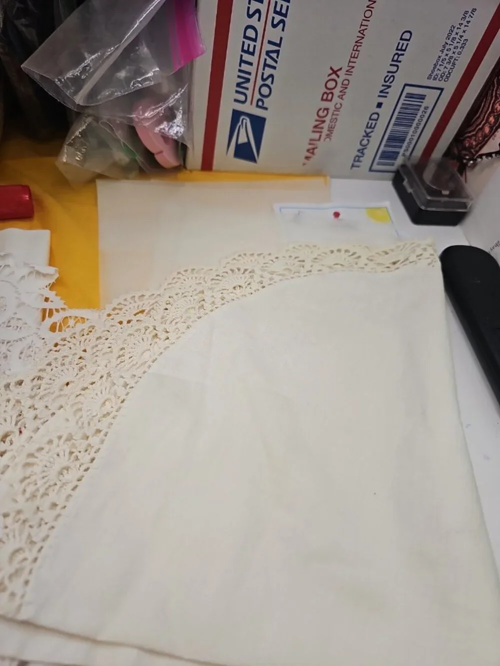 Dollies Lace Borders White & Off White Lot Of 10 Eyelet Placemats Cutouts Linen